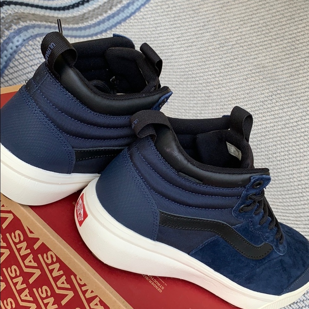 • VANS ULTRARANGE SK8-HI MTE Dress Blue/black WMNS - Picture 11 of 16